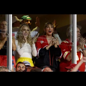 Denver Broncos v Kansas City Chiefs