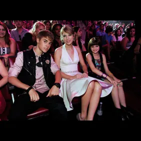 2011 Teen Choice Awards - Backstage And Audience