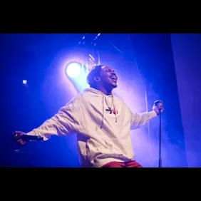 Sir Performs In Berlin