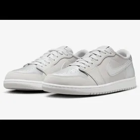 Air-Jordan-1-Low-OG-Metallic-Silver-CZ0790-002-4