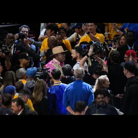 Sacramento Kings v Golden State Warriors