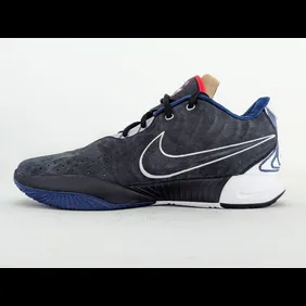 Nike-LeBron-21-UCONN-Alternate-PE