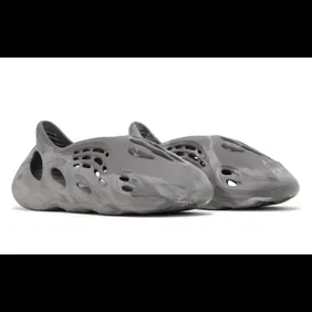 adidas-Yeezy-Foam-Runner-MX-Granite-IE4931-1