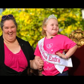 Gordon Ramsay, Mamie Gummer, And Honey Boo Boo On "Extra"