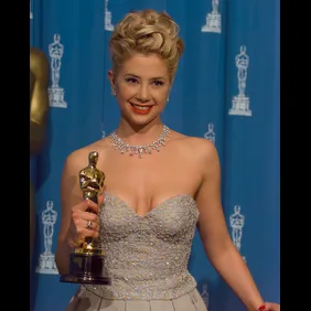 Mira Sorvino at Academy Awards Show 1997