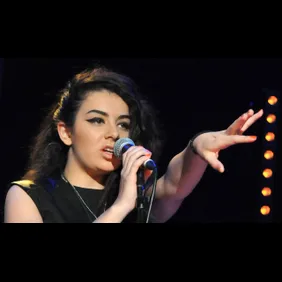 The Maccabees Perform At Koko - MTV Brand New For 2012