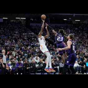 Phoenix Suns v Sacramento Kings