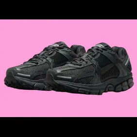 Nike-Zoom-Vomero-5-Triple-Black-FQ7079-002