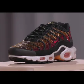 Nike Air Max Plus x Swarovski “Sunset” Unveiled By Nike SNKRS Nike Air Max Plus x Swarovski “Sunset” Unveiled By Nike SNKRS