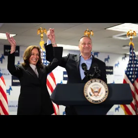 TOPSHOT-US-POLITICS-VOTE-HARRIS