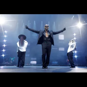 USHER: Past Present Future Tour - Los Angeles