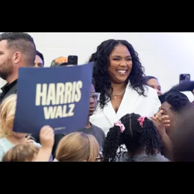 US-VOTE-POLITICS-HARRIS