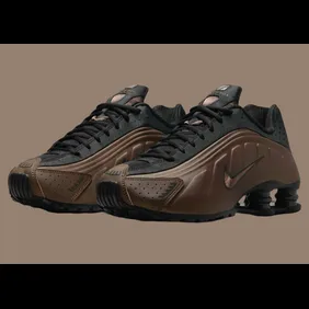 Nike-Shox-R4-Off-Noir-Ironstone-AR3565-007