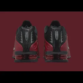Nike-Shox-R4-Team-Red-AR3565-009-4