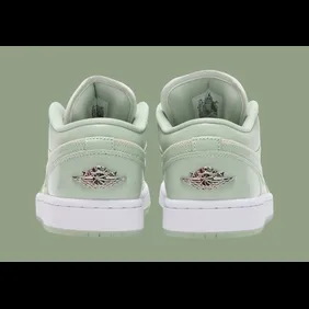 Air-Jordan-1-Low-SE-Seafoam-HF4078-100-3