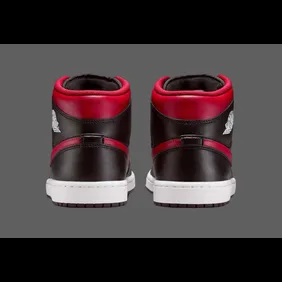 Air-Jordan-1-Mid-Bred-DQ8426-067-4