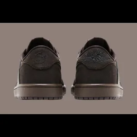 Travis-Scott-Air-Jordan-1-Low-OG-Velvet-Brown-3