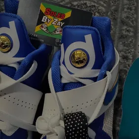 Nike-KD-4-Hyper-Royal-Metallic-Gold-FZ3540-400-2