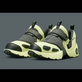 jordan-trunner-lx-luminous-green-sneaker-news