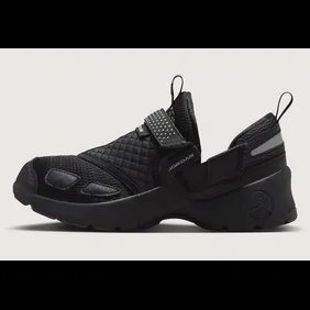 jordan-trunner-lx-black-sneaker-news