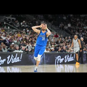 NBA: Dallas Mavericks at San Antonio Spurs