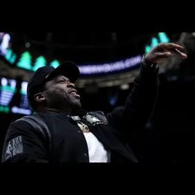 NBA: Philadelphia 76ers at Minnesota Timberwolves