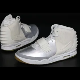 nike-air-yeezy-2-silver-white-heavy-metal-anaconda-sample