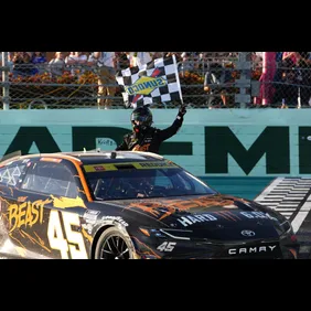 NASCAR: Straight Talk Wireless 400