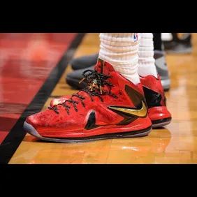 nike-lebron-10-ps-elite-miami-heat-finals-pe-1-02