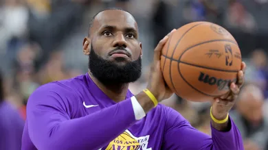 Phoenix Suns v Los Angeles Lakers