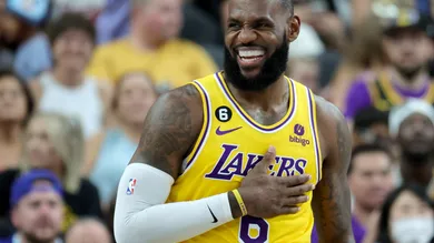 Phoenix Suns v Los Angeles Lakers