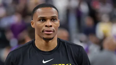 Phoenix Suns v Los Angeles Lakers