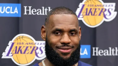 Phoenix Suns v Los Angeles Lakers