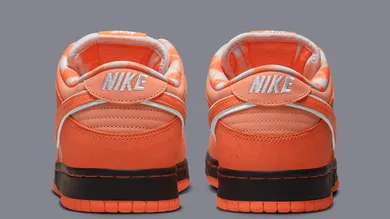 concepts-nike-sb-dunk-low-orange-lobster-db8776-800-heel