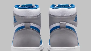 air-jordan-1-retro-high-og-true-blue-white-cement-grey-dz5485-410-1