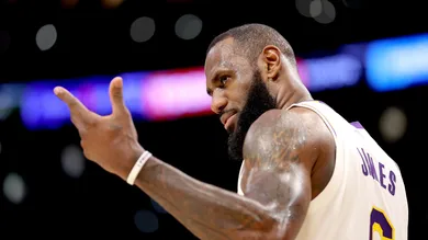 Philadelphia 76ers v Los Angeles Lakers