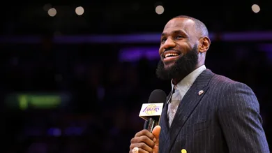 Milwaukee Bucks v Los Angeles Lakers