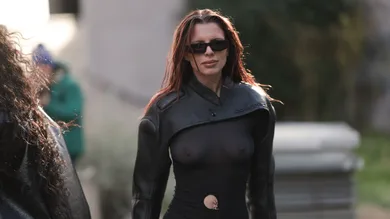 Street Style - Paris Fashion Week - Womenswear Fall Winter 2023 2024 : Day Three