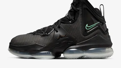 Nike Lebron 19