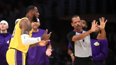 New York Knicks v Los Angeles Lakers