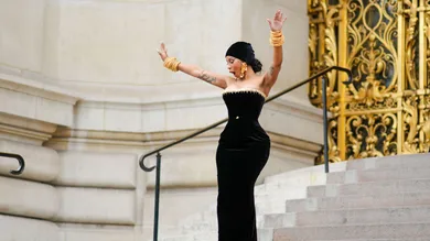 Street Style - Paris Fashion Week - Haute Couture Fall/Winter 2023/2024 - Day One