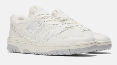 New-Balance-550-White:Turtledove-Official-Photos1
