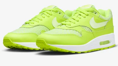 Nike-Air-Max-1-Volt-FN6832-702-4