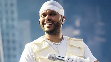 The Weeknd Crowd Fans Hotel France