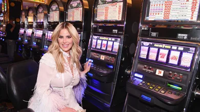 Kim Zolciak Hosts Kentucky Derby Hat Contest At Empire City Casino At Yonkers Raceway