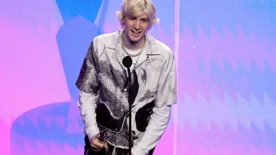 2022 YouTube Streamy Awards - Inside