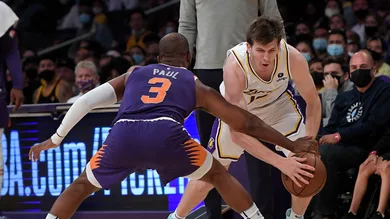 Phoenix Suns v Los Angeles Lakers