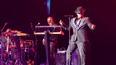 Ne-Yo, Robin Thicke, &amp; Mario Perform At Pacific Amphitheatre