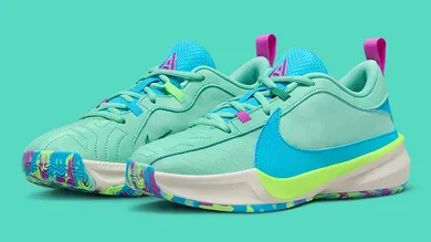 ike-zoom-freak-5-gs-mint-aqua-dz4486-300-1