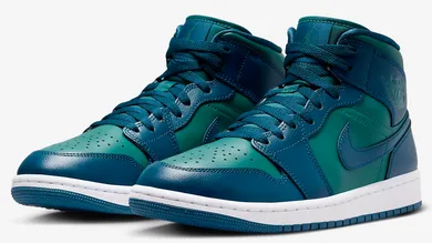 Air-Jordan-1-Mid-Teal-French-Blue-BQ6472-301-4